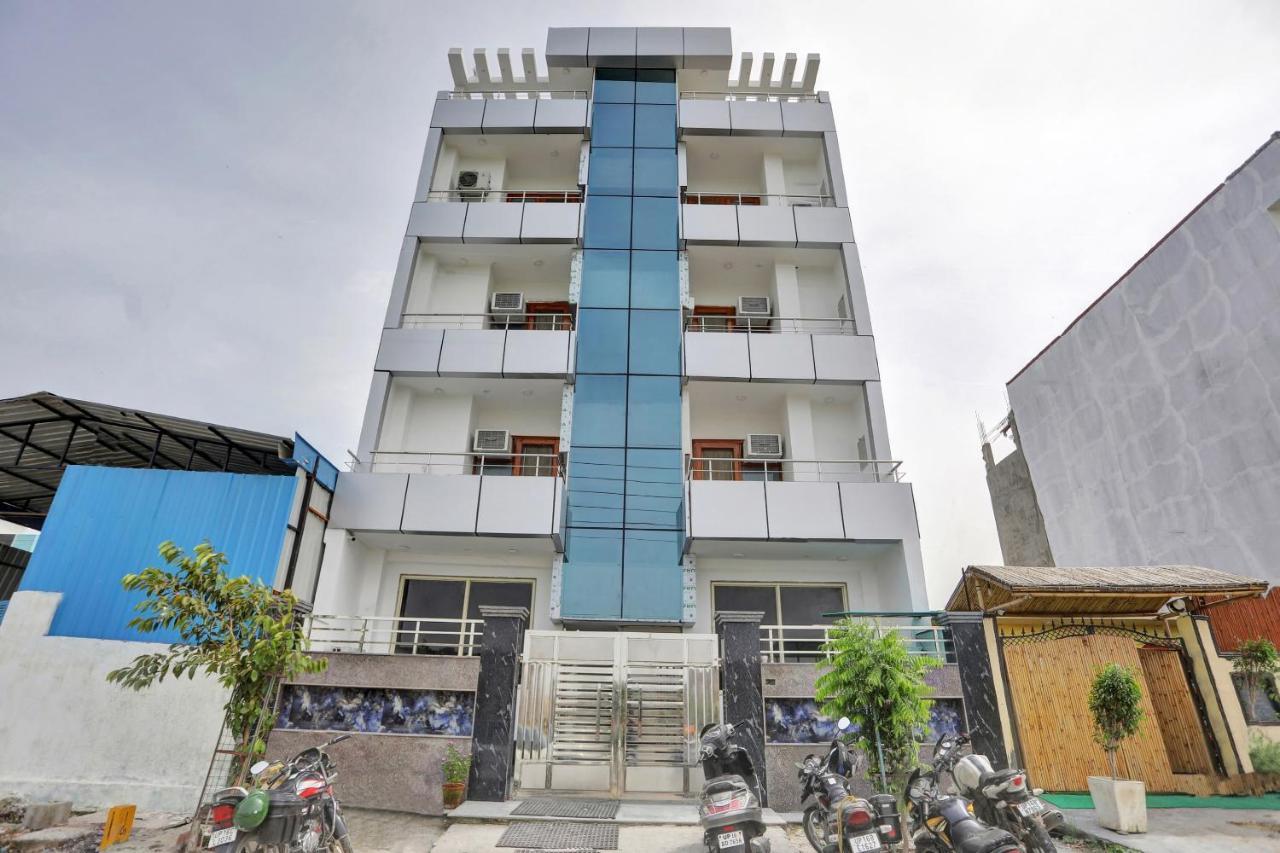 Oyo 82100 Golden Residency Noida Buitenkant foto