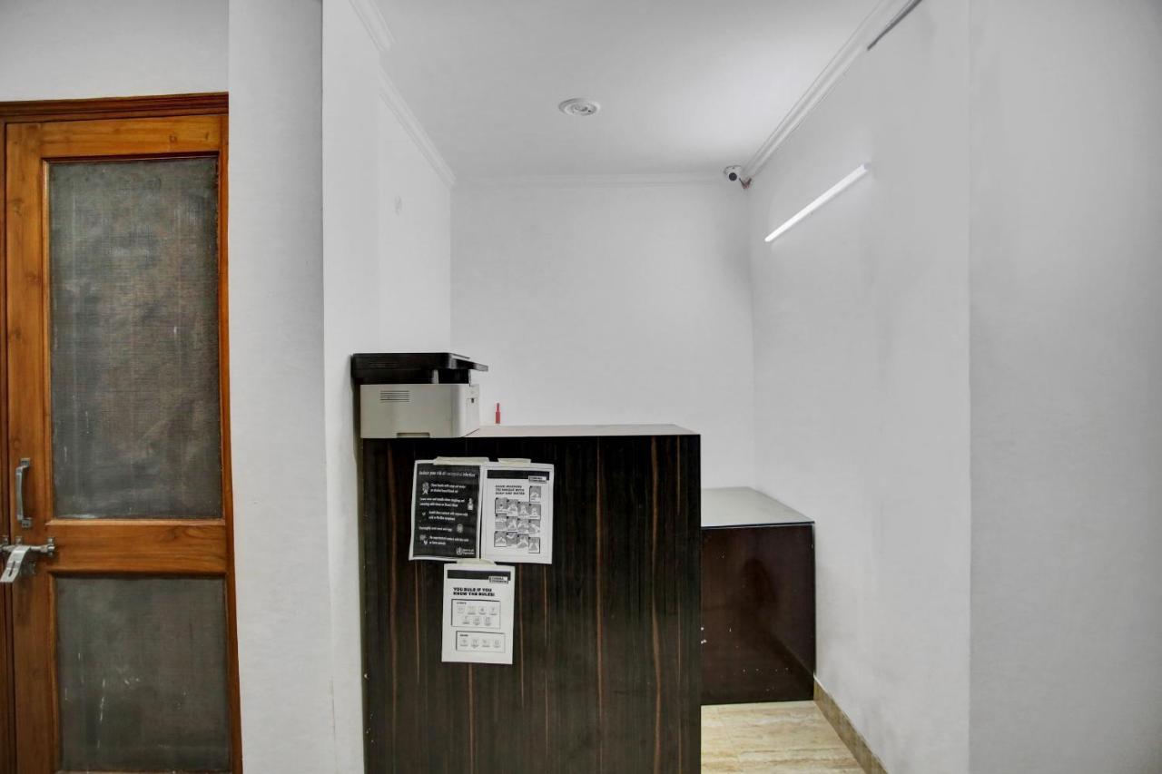 Oyo 82100 Golden Residency Noida Buitenkant foto
