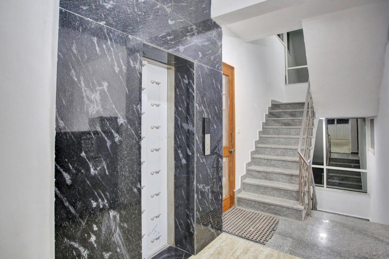 Oyo 82100 Golden Residency Noida Buitenkant foto