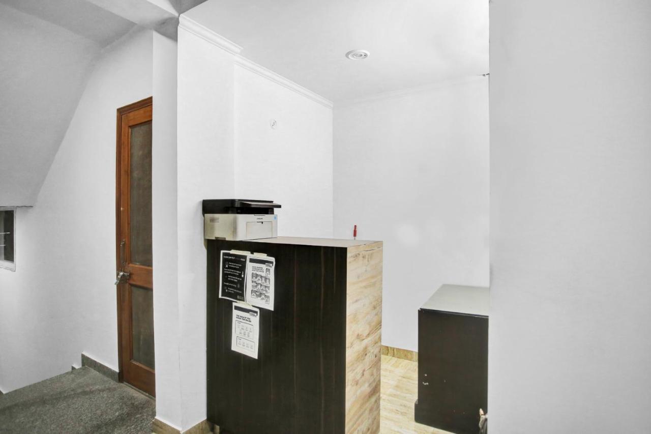 Oyo 82100 Golden Residency Noida Buitenkant foto