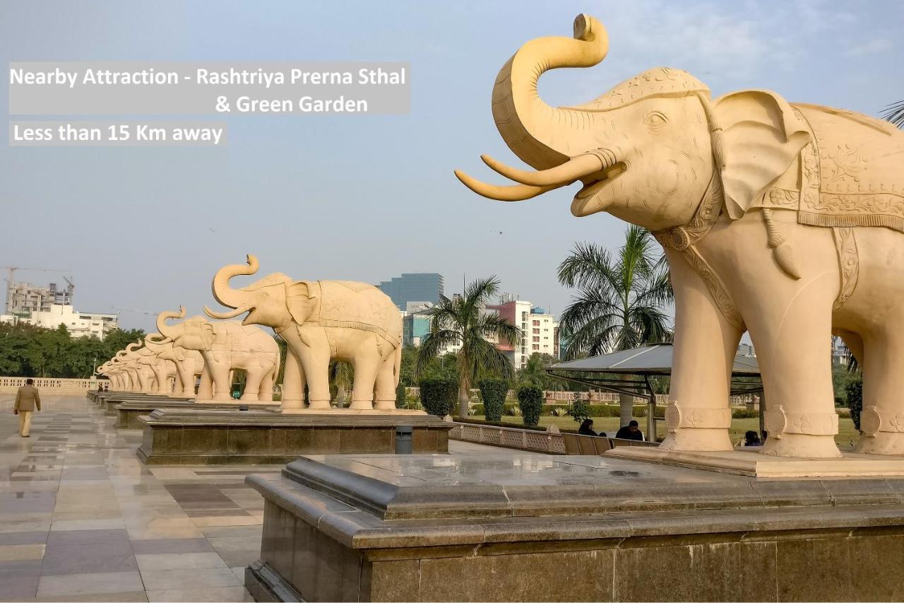 Oyo 82100 Golden Residency Noida Buitenkant foto